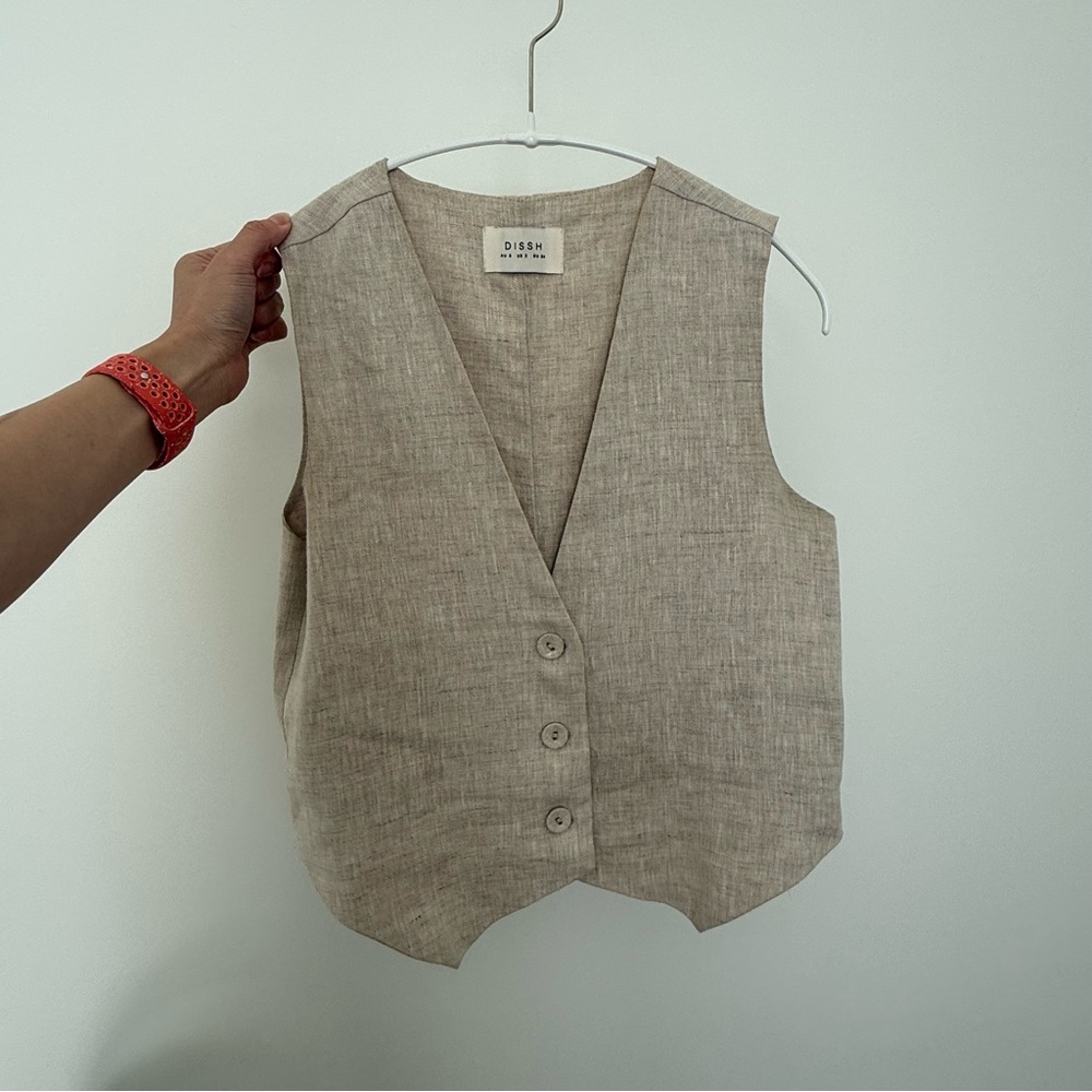 DISSH Beige Button-Up Vest